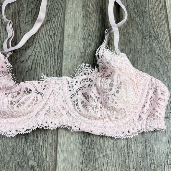 34B VS Light Pink Demi Bra - Picture 5 of 12